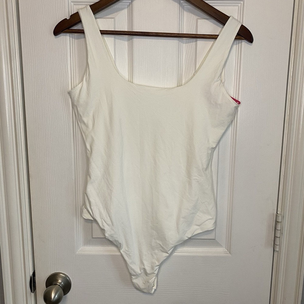 Pumiey‎ Bodysuit Womens Medium NWT Scoop Neck Thong White Soft Stretch